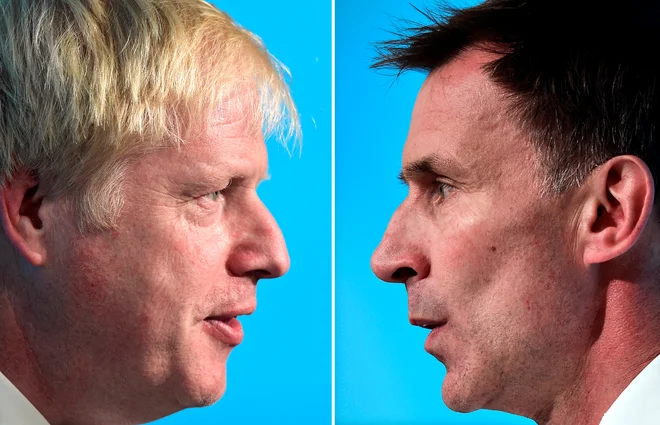 Boris Johnson proti Jeremyju Huntu FOTO: Rebecca Naden/Reuters