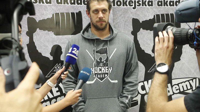 Fotografija: Anže Kopitar bi rad nastopil na SP skupine B v Stožicah, ampak za to bi morali pri LA Kings znova ostati brez končnice NHL. FOTO: Mavric Pivk
