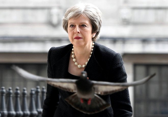 Theresa May se bo v zgodovino vpisala predvsem po svojih spodletelih poskusih uresničitve brexita. FOTO: Reuters