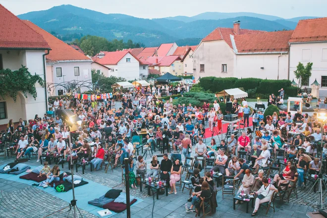 Osrednje prizorišče festivala SHOTS bo tudi letos atrij graščine Rotenturn. FOTO: Nika Hölcl Praper