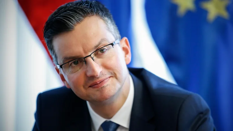 Fotografija: V kabinetu premiera Marjana Šarca menijo, da von der Leynova v svojem pismu od držav članic ne zahteva, ampak jih le spodbuja k predložitvi žensk kot kandidatk za komisarske položaje. FOTO: Uroš Hočevar