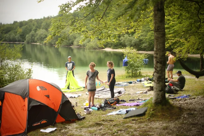 Edini statistični dejavnik, ki si ga v Bohinju želijo popraviti, je dolžina bivanja, ki se je v primerjavi z lanskim letom skrčila. FOTO: Jure Eržen/Delo