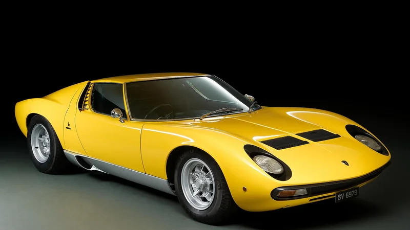 Fotografija: Za lamborghinija miuro, enega najlepših superšportnih avtomobilov vseh časov, je treba imeti na bančnem računu vsaj dober milijon evrov. Foto Lamborghini