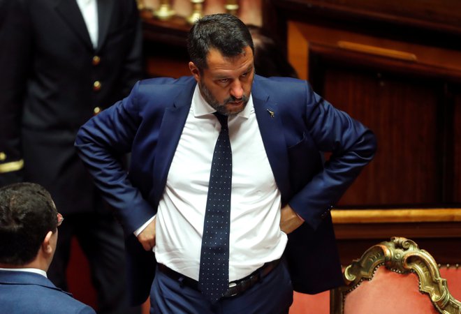 Italijanski notranji minister Matteo Salvini med ponedeljkovim glasovanjem v rimskem senatu. Foto Reuters