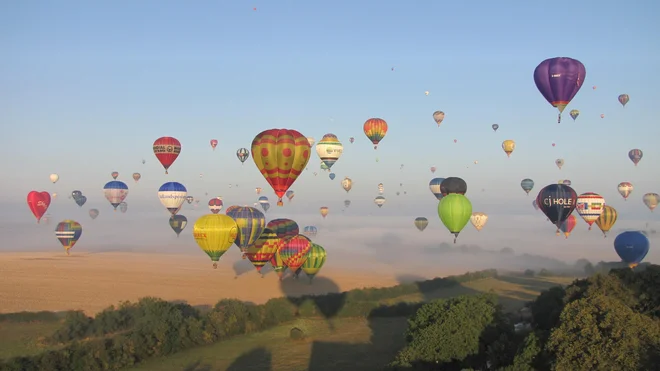 Prvi polet se načrtuje v sredo, 28. avgusta, zjutraj, zadnjega lahko ujamete 1. septembra zjutraj. Foto: Aleš Švegelj