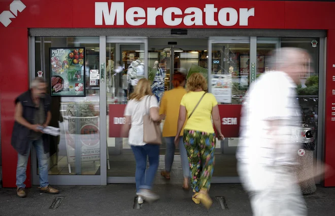 Soglasje za prenos bodo morale dati tudi vse upnice Mercatorja. Foto Blaž Samec/Delo