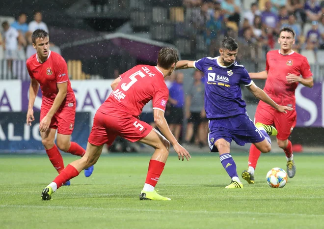 Maribor pogreša tudi gol ali podajo Roka Kronavetra, ki je evropsko poletje začel v velikem slogu. FOTO: Tadej Regent/Delo