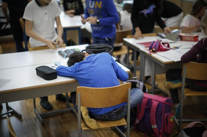 »Starši morajo otroku dati možnost za dokazovanje in ga pri tem ne smejo podcenjevati. Na ta način otrok pridobiva znanje in samozavest. Prav je tudi, da so zadovoljni z vsako oceno, ki jo dobi, pod pogojem, seveda, da se zanjo potrudi,«