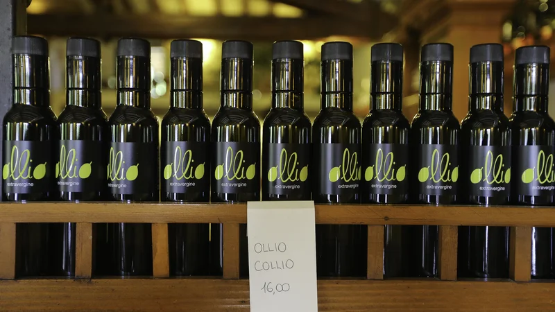Fotografija: ZDA pridelajo le pet odstotkov lastnega olivnega olja, ostalo uvozijo iz Sredozemlja. FOTO: Jože Suhadolnik