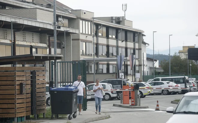 Uprava za policijske specialnosti, Center za varovanje in začito skrbi tudi za varnost tujih diplomatov ob obiskih pri nas. FOTO: Blaž Samec/Delo