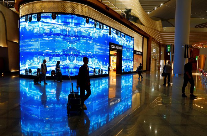 Letališče se lahko pohvali s kopico inovativnih tehnoloških pripomočkov. FOTO: Murad Sezer/Reuters