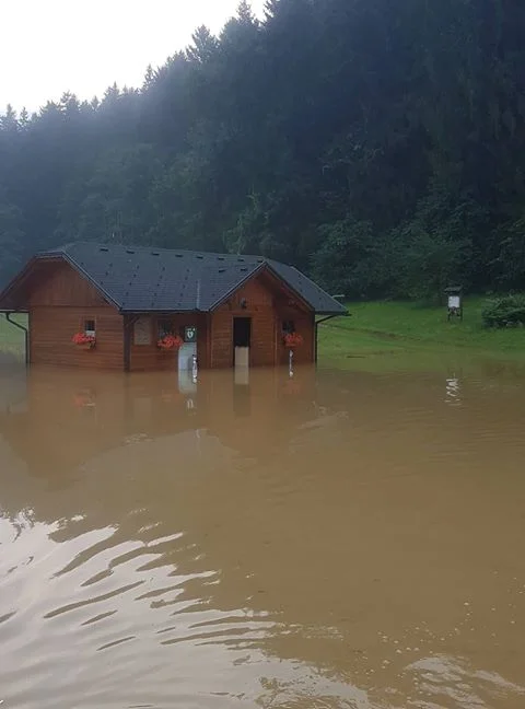 Zgornje Pirniče pod vodo. FOTO: Josip-joco Zlodej/Neurje.si