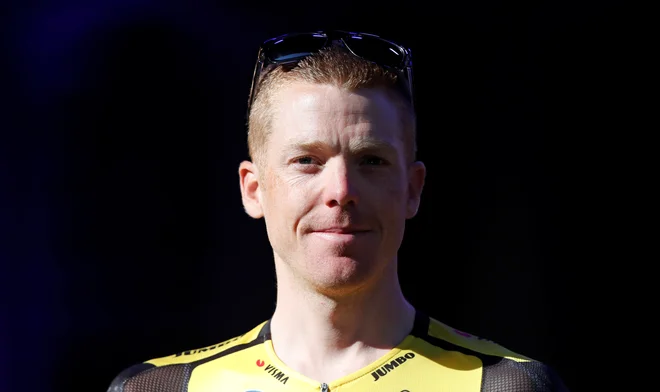 Steven Kruijswijk ne bo več Rogličev pomočnik, odstopil je zaradi bolečega kolena. Foto: Christian Hartmann Reuters