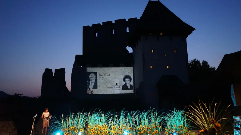 Fotografija: Večeri poezije na celjskem Starem gradu, ko podelijo Veronikino nagrado, so vedno nekaj posebnega. FOTO: Brane Piano/Delo