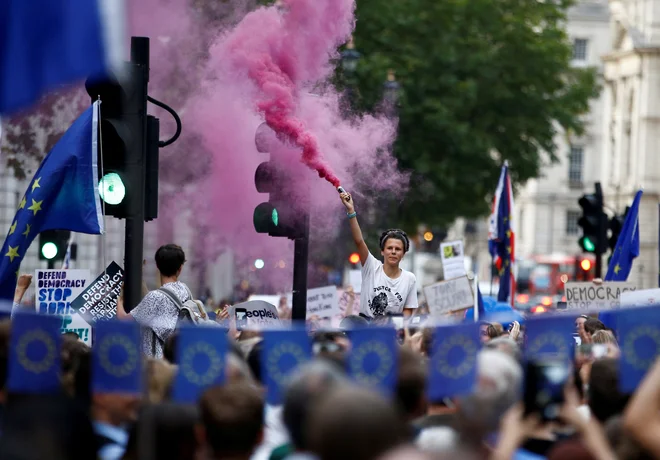 V Veliki Britaniji so vzplamteli protesti. FOTO: Henry Nicholls/Reuters