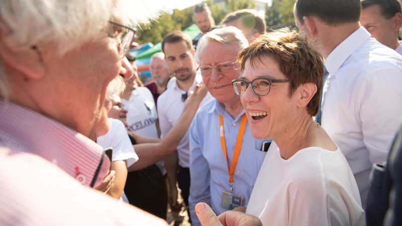 Fotografija: Volitve so tudi svojevrsten preizkus za predsednico CDU Annegret Kramp-Karrenbauer (AKK) in njene možnosti za prevzem ­kanclerskega položaja. Foto: Axel Schmidt/Reuters