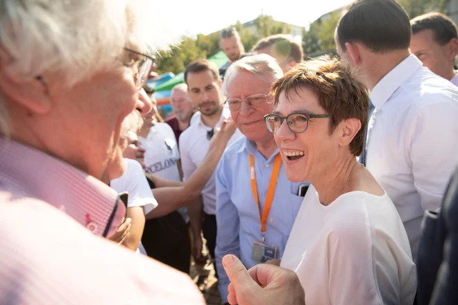 Volitve so tudi svojevrsten preizkus za predsednico CDU Annegret Kramp-Karrenbauer (AKK) in njene možnosti za prevzem &shy;kanclerskega položaja. Foto: Axel Schmidt/Reuters