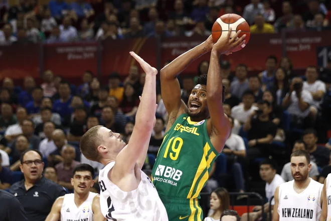 Brazilec Leandro Barbosa je neuničljiv tudi v pozni jeseni kariere. FOTO: Reuters