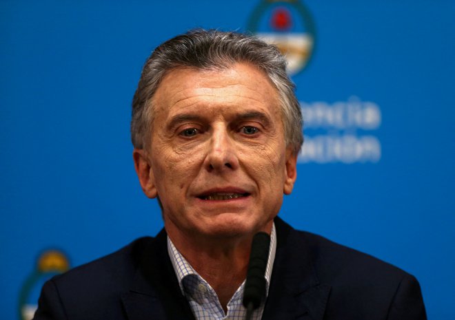 Do finančnega pretresa v Argentini je prišlo po porazu predsednika Mauricia Macrija na primarnih volitvah sredi avgusta. Foto Reuters