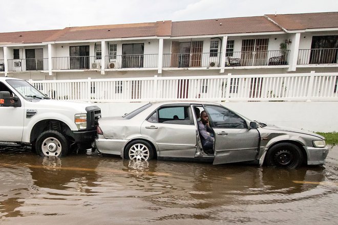 Premier Hubert Minnis je divjanje najhujšega orkana v zgodovini Bahamov označil za zgodovinsko tragedijo. FOTO: Reuters
