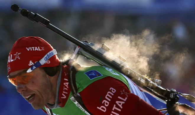 Halvard Hanevold si je na olimpijskih igrah leta 1998 v Naganu pritekel in pristreljal zlato lovoriko na posamični preizkušnji. FOTO: Reuters