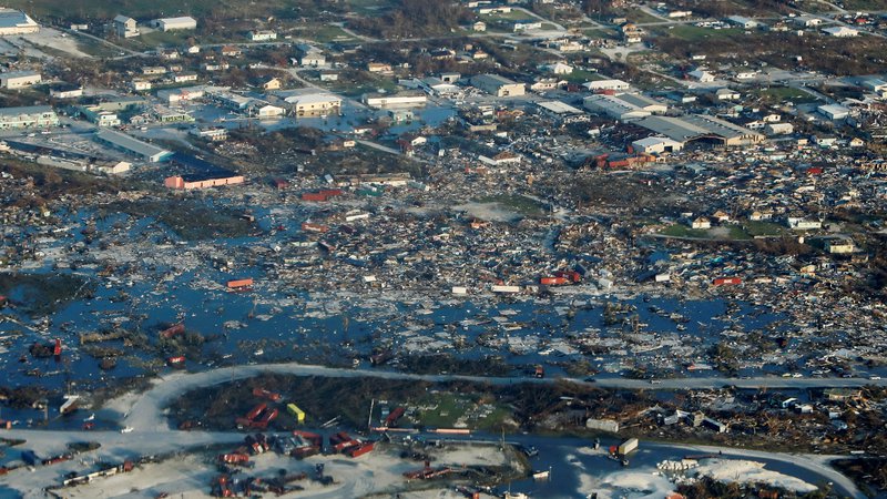 Fotografija: Z Bahamov po sprva skopih informacijah prihajajo vedno novi posnetki uničenja. FOTO: Marco Bello/Reuters