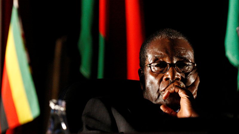Fotografija: Robert Mugabe je vodil Zimbabve 37 let. FOTO: Mike Hutchings/Reuters