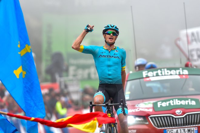 Jakob Fuglsang se je veselil svoje prve etapne zmage na tritedenskih dirkah. FOTO: AFP