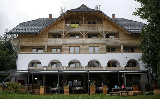 Aparthotel Triglav je še pred odprtjem gostil prve goste. Z obiskom avgusta so zelo zadovoljni. FOTO: Blaž Samec