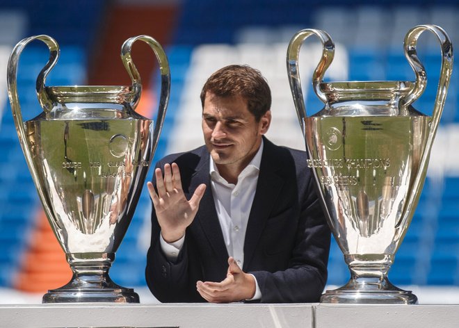 Prijatelja Ikerja Casillasa bo Ramos na vrhu reprezentantov z največ nastopov bržčas prehitel že naslednji mesec. FOTO: Reuters