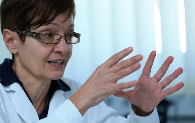 Silvana Popov, družinska zdravnica iz Makol, je ministra že po sprejetju dokumenta opozorila ne nevarnosti in nesmisle sprejetega dokumenta o kompetencah. FOTO: Tadej Regent/Delo