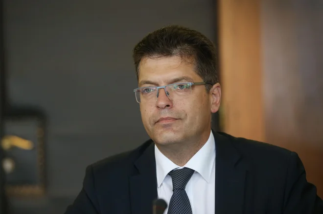 Janez Lenarčič je v pogovoru z bruseljskimi dopisniki izrazil zadovoljstvo z resorjem kriznega upravljanja. FOTO: Leon Vidic/Delo