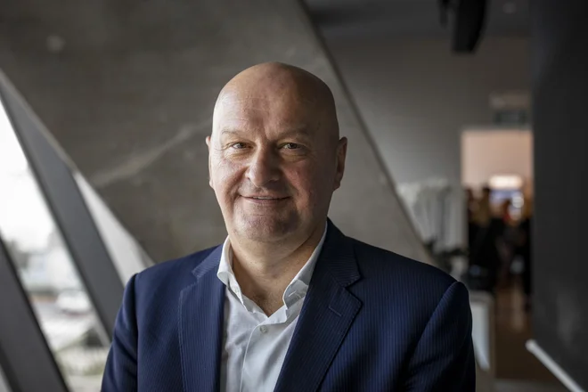 Dr. Stjepan Orešković, preučevalec palete vedenjskih vzorcev<br />
FOTO: Voranc Vogel