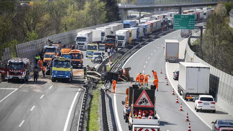 Fotografija: Letos je zaradi posledic alkoholiziranih povzročiteljev umrlo 25 ljudi oziroma 12 več kot v lanskem obdobju. FOTO: Uroš Hočevar/Delo