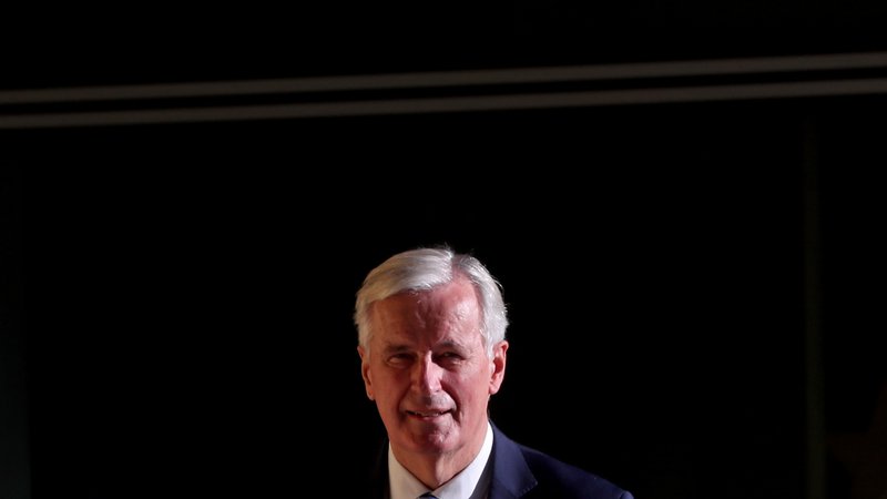 Fotografija: Kot eden od redkih med vodilnimi francoskimi politiki Michel Barnier ni študiral na znameniti kovačnici kadrov École nationale d'administration (Ena). Končal je bolj poslovno usmerjeno šolo, ki se danes imenuje ESCP Europe. FOTO: Reuters
