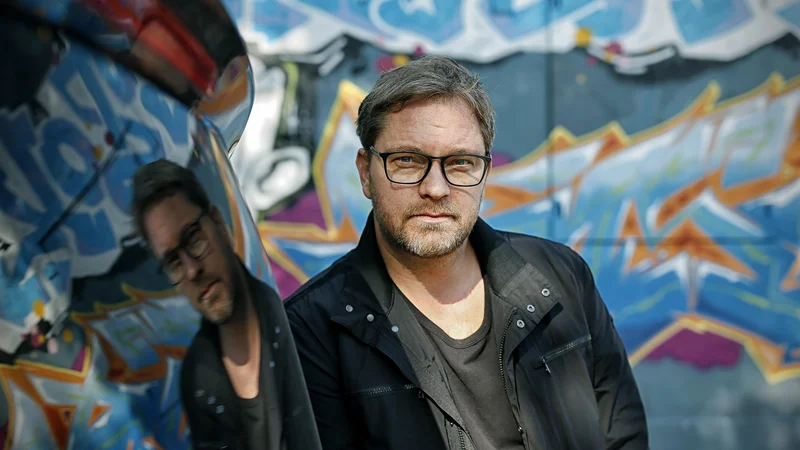 Fotografija: Jurij Zrnec – »Endorfini, ko ti občinstvo je iz roke, so res najhujši rock'n'roll. Čudovito je, a zelo naporno.« FOTO: Blaž Samec