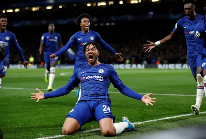 Chelseajev najstnik Reece James postavil piko na i strelskega večera na Stamford Bridgeu. FOTO: Reuters