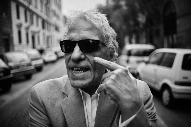 Abel Ferrara:&raquo;Snemanje filmov je delno prekletstvo in, ja, delno pot k odrešenju. Kaj je nasprotno odrešitvi? Biti preklet. Torej, filmi so moje prekletstvo &hellip; FOTO: Paolo Santambrogio