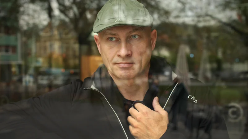 Fotografija: "Predvsem bi zdaj samozaposlenim na področju umetnosti in kulture omogočil enakovredno zdravniško obravnavo," pravi Boris Mihalj. Foto: Jure Eržen