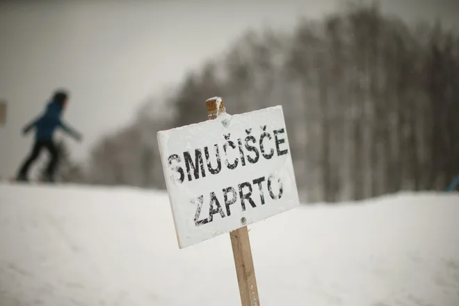 Brez zasneževanja bi smučali veliko manj. FOTO: Jure Eržen