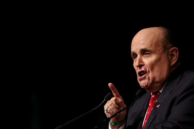 Rudy Giuliani je s preiskovanjem ukrajinskega vmešavanja razjezil poklicne diplomate. Foto Reuters