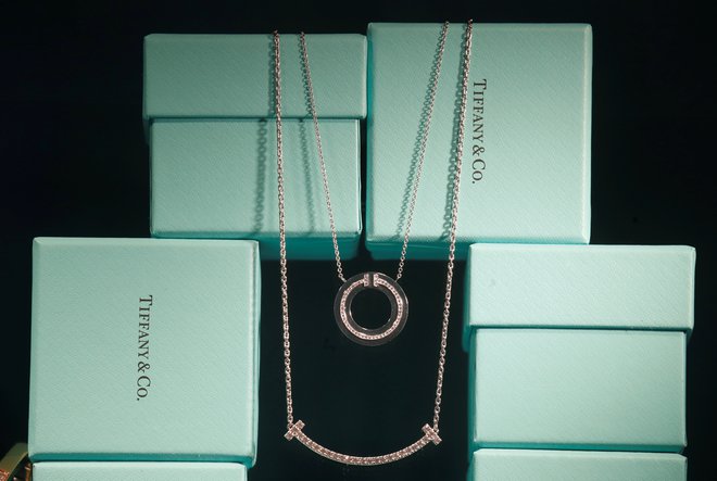 Eno najbolj prepoznavnih Tiffanyjevih kolekcij T je ustvarila Francesca Amfitheatrof, ki je lani postala umetniška vodja za nakit in ur pri Louisu Vuittonu. Foto Gonzalo Fuentes/ Reuters
