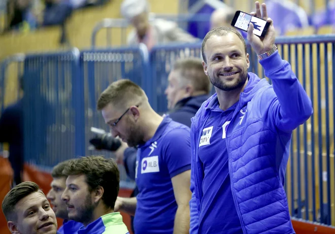 Uroš Zorman opravlja dve vlogi pomočnika trenerja, v Kielcah in Sloveniji. FOTO: Roman Šipić/Delo