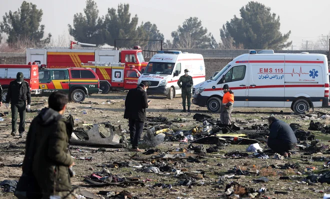 Na letalu je bilo 176 ljudi in članov posadke. Foto: Afp