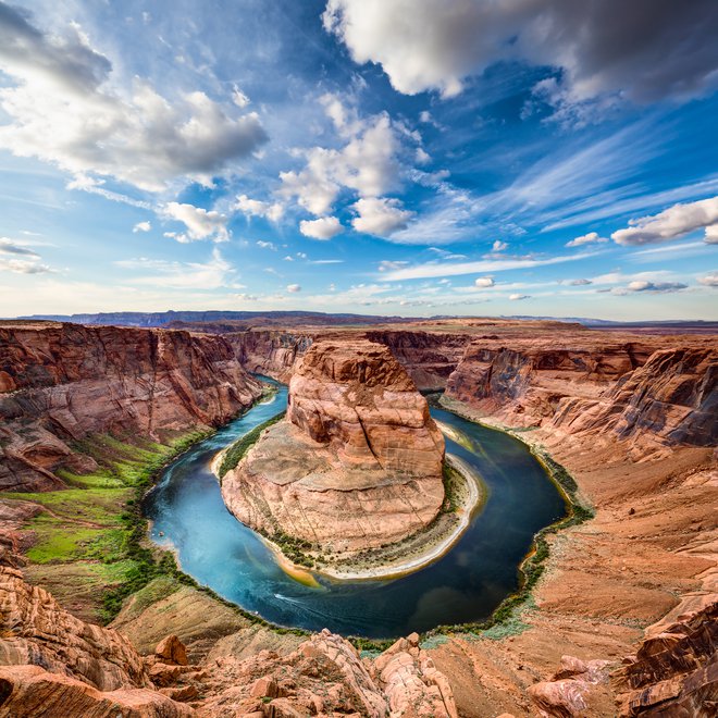 Družabna omrežja so kriva, da se na slikoviti meander na reki Kolorado zgrinja vse več turistov. FOTO: Shutterstock