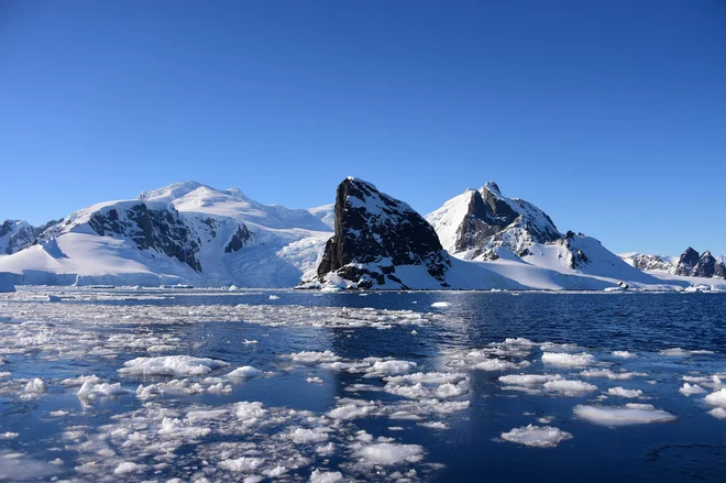 (FILES) In this file photo taken on November 27, 2019, view of Orne Harbour in South Shetland Islands, Antarctica. - Brazilian scientists registered Antarctic temperature above 20C for first time on record at Seymour Island on February 9, 2020. (Photo by Johan ORDONEZ / AFP) Foto Johan Ordonez Afp