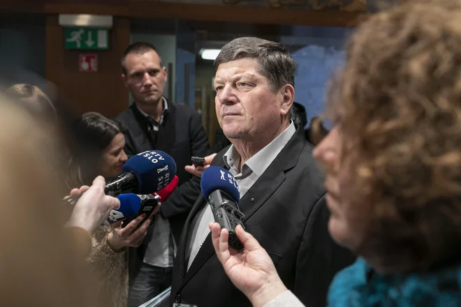Če gospod Jurša ne odgovori na to enostavno vprašanje, bom enako vesel odgovora gospe Aleksandre Pivec. Foto Voranc Vogel