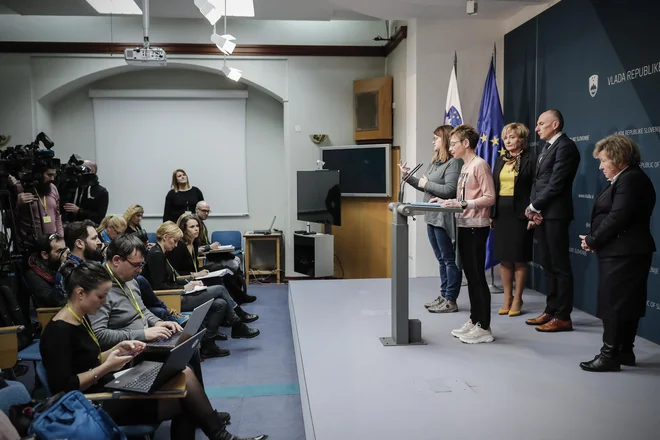 Izjava za javnost Vlade Republike Slovenije ob izbruhu koronavirusu v Sloveniji, v Ljubljani, Slovenija, 5. marca 2020. [Vlade,koronavirus,bolezni,epidemije,izjave] Foto Uroš Hočevar
