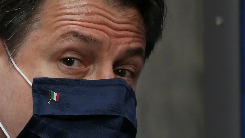 Fotografija: Italijanski premier Giuseppe Conte se je konec tedna udeležil vrha voditeljev EU v Bruslju. Foto: François Walschaerts/Reuters