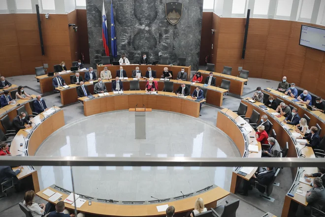 Očitno je težko razmišljati o tem, kako delati v dobro države in kako biti politik, ne politikant.<br />
FOTO: Uroš Hočevar/Delo